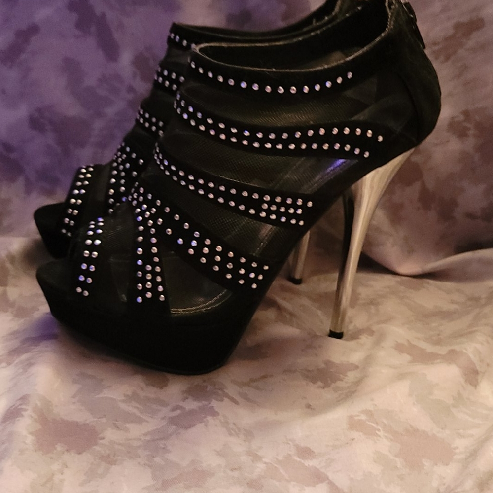 High heels - Picture 2 of 6